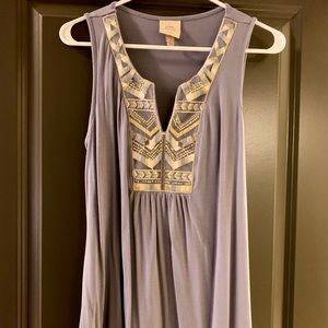 Flowy tank with detailing!